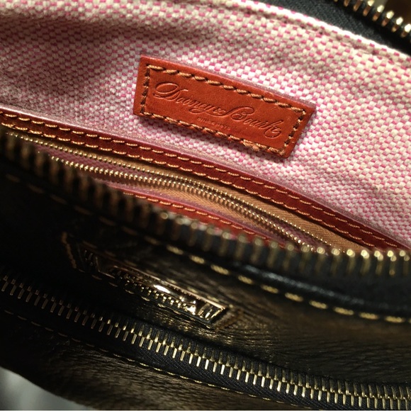 Dooney and Bourke Leather Crossbody with
removable/adjustable strap - Picture 8 of 11